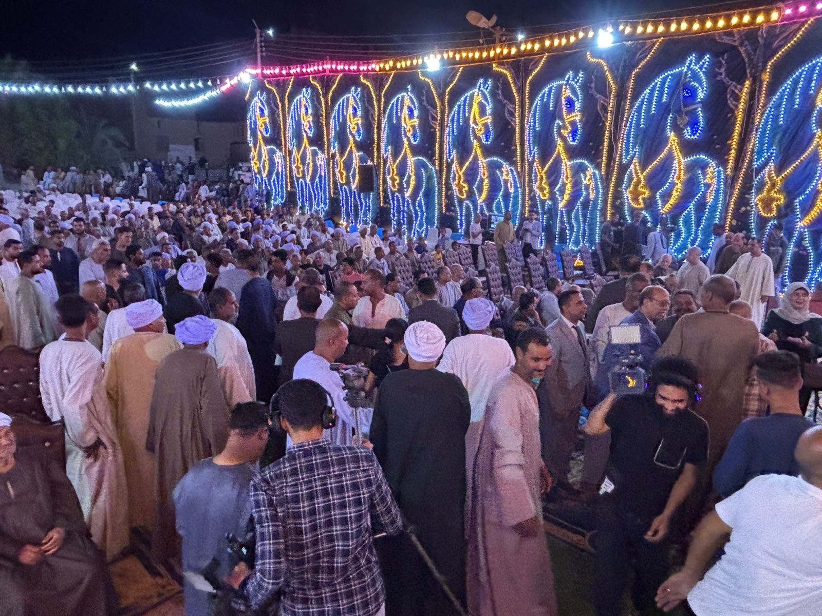 بحضور الآلاف.. أهالي كرم عمران بقنا ينظمون مؤتمرا حاشدا لدعم مرشحة الجبهة الوطنية وفاء رشاد في انتخابات مجلس الشيوخ (3)