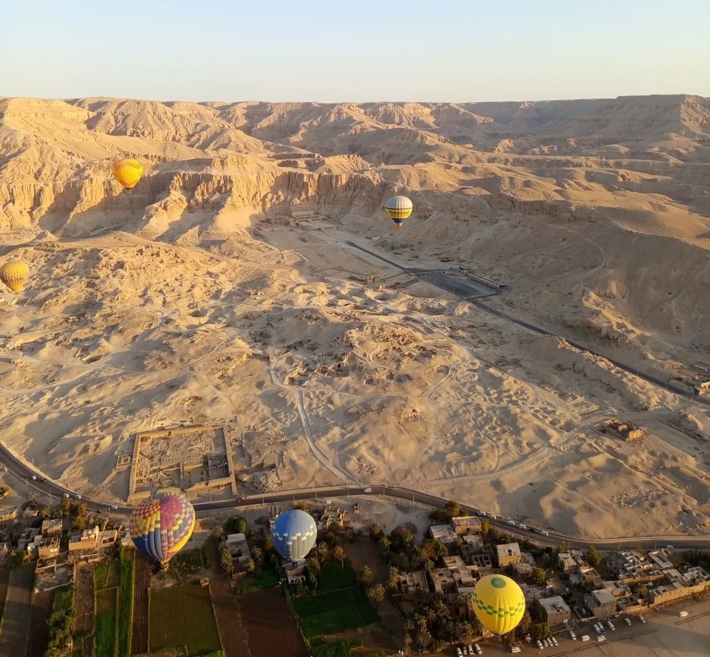 تحليق 44 رحلة بالون طائر تقل على متنها 850 سائح