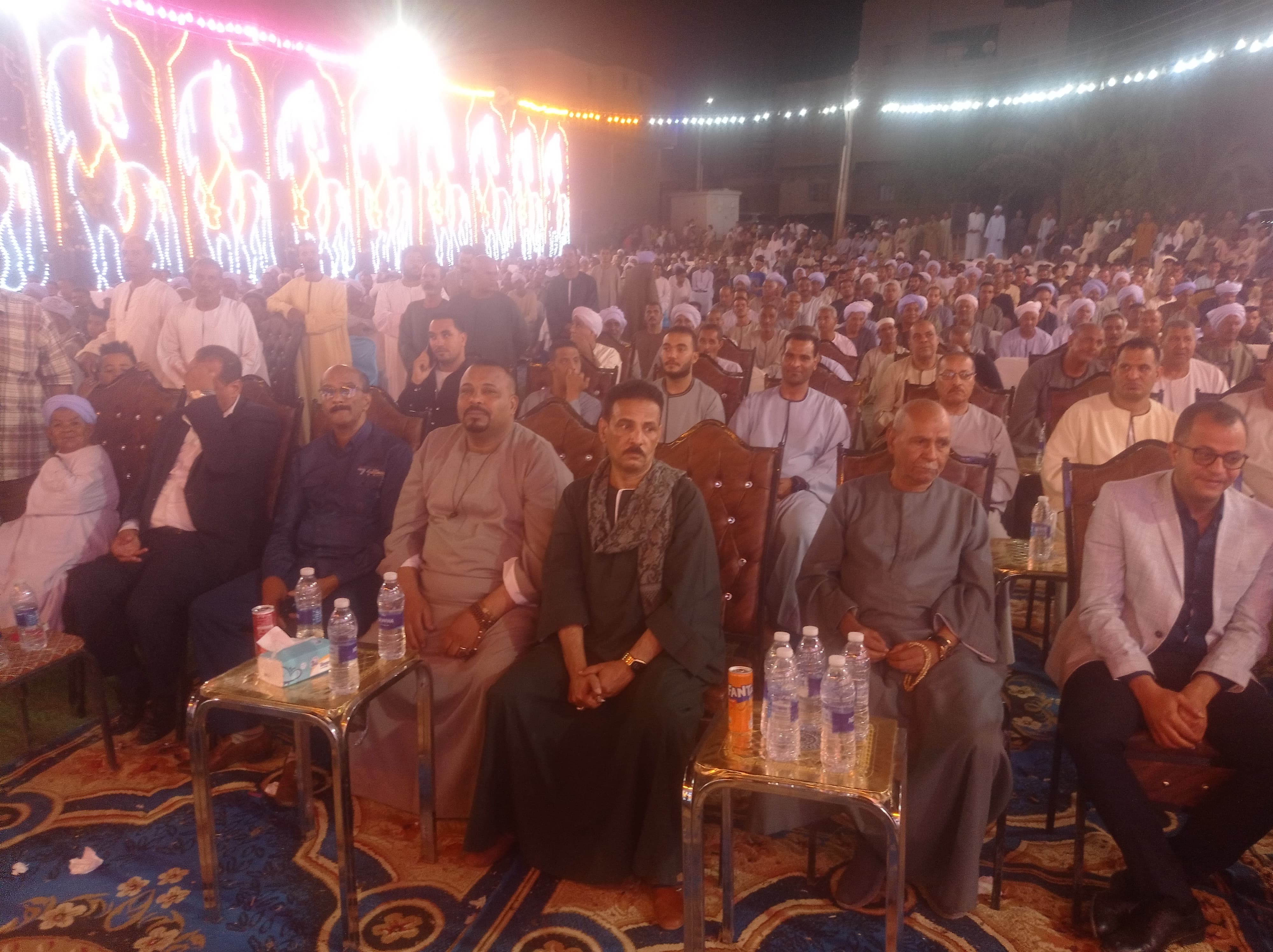 بحضور الآلاف.. أهالي كرم عمران بقنا ينظمون مؤتمرا حاشدا لدعم مرشحة الجبهة الوطنية وفاء رشاد في انتخابات مجلس الشيوخ (1)