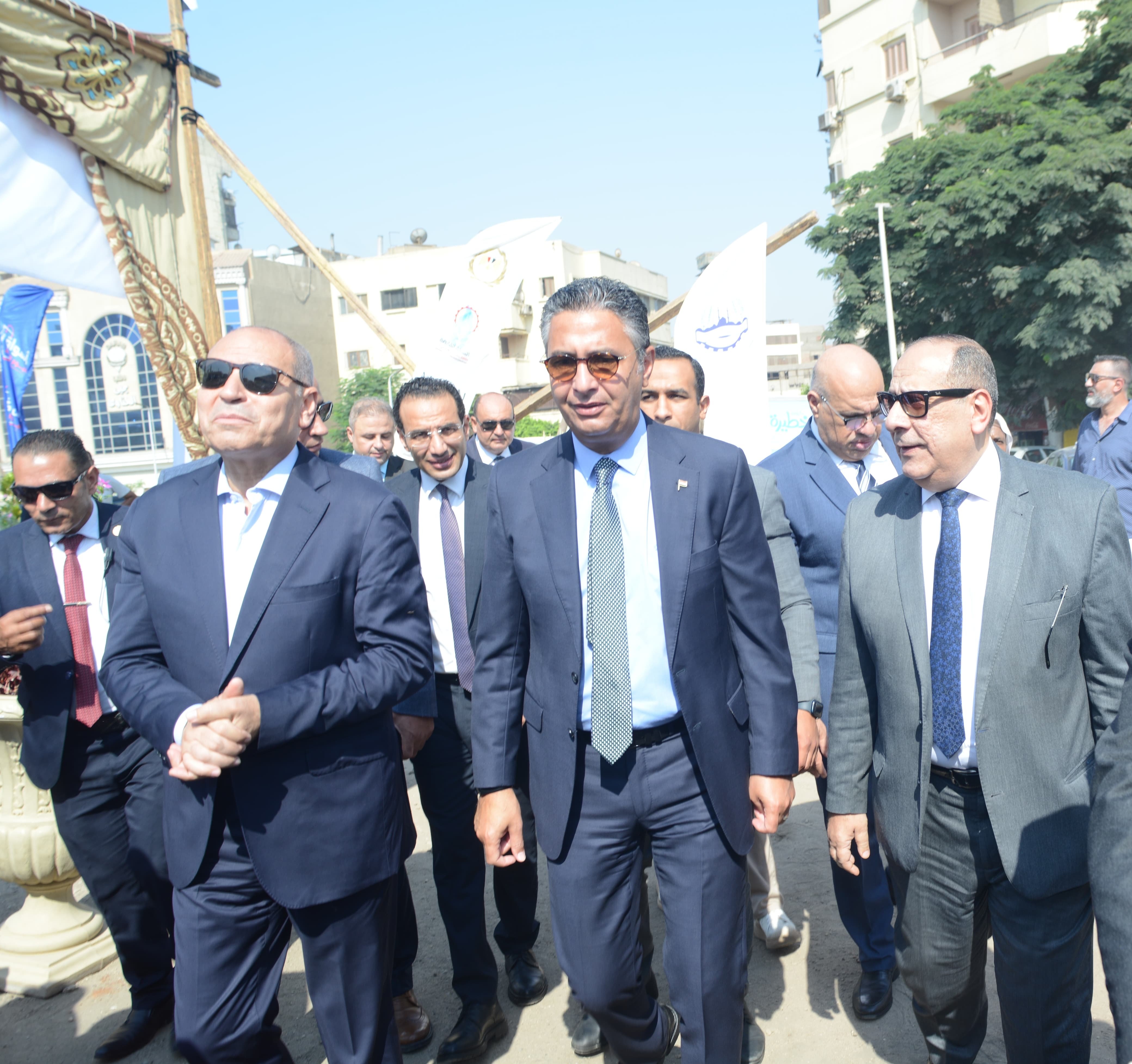 وزير التموين يفتتح فرعا جديدا لسوق اليوم الواحد بالجمالية