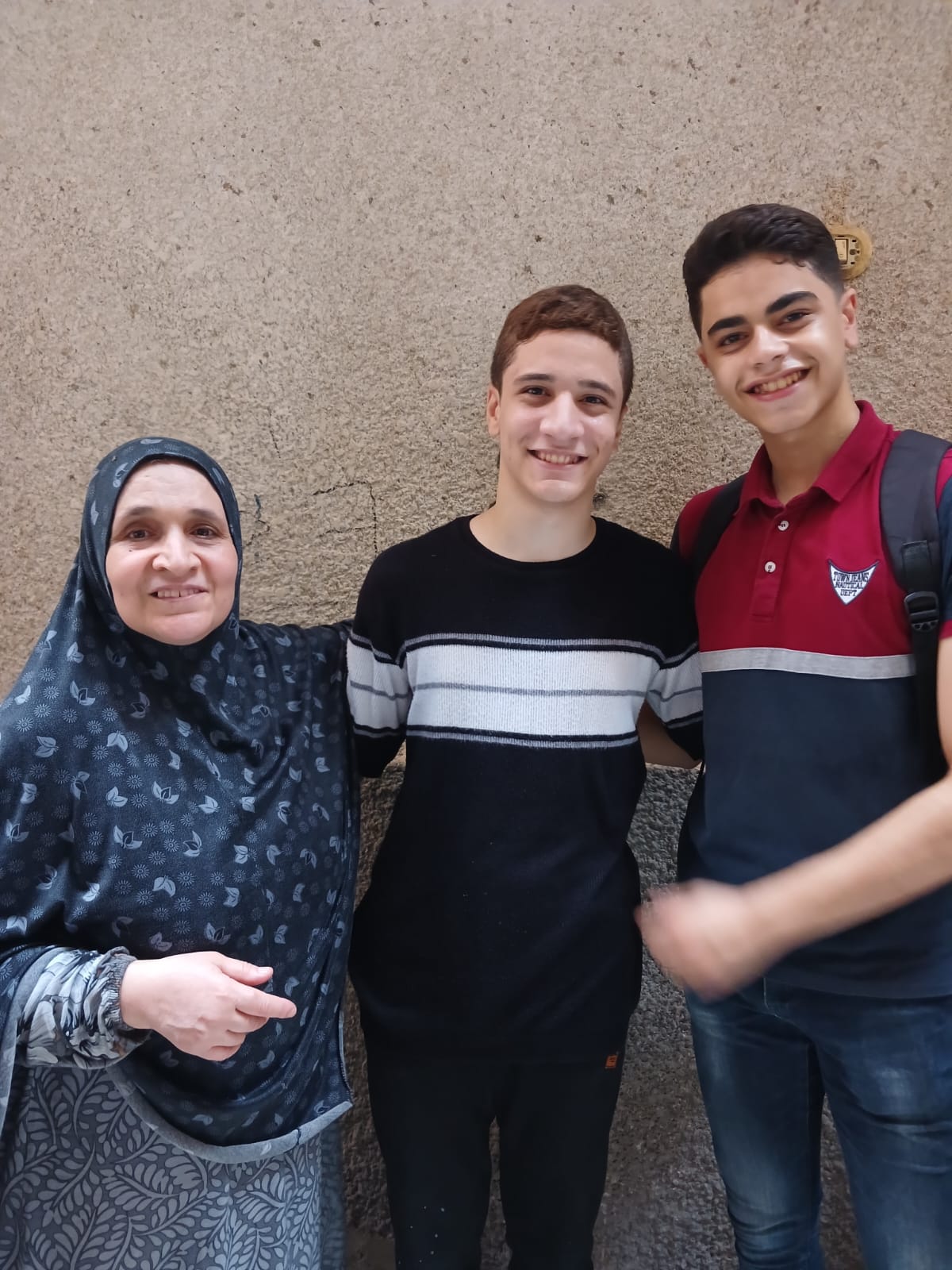 يوسف مع أسرته يوسف مع أسرته