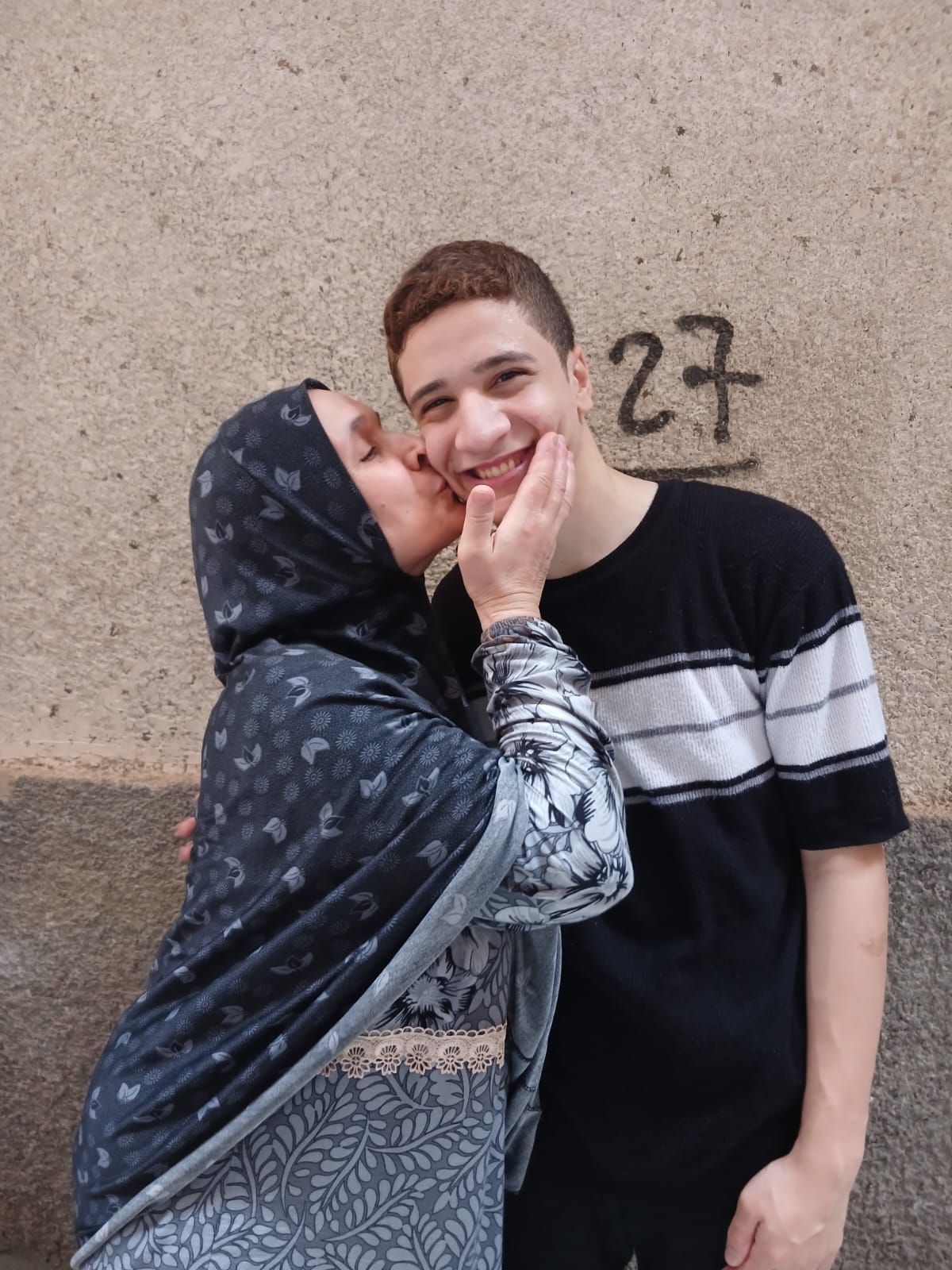 يوسف ووالدته يوسف ووالدته