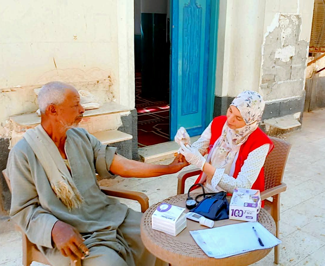 تقديم الخدمة الطبية لكبار السن تقديم الخدمة الطبية لكبار السن