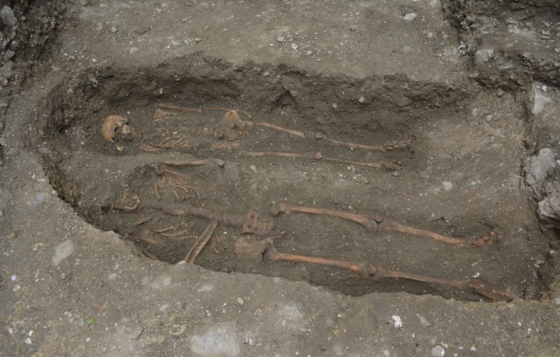 مقبرة جماعية