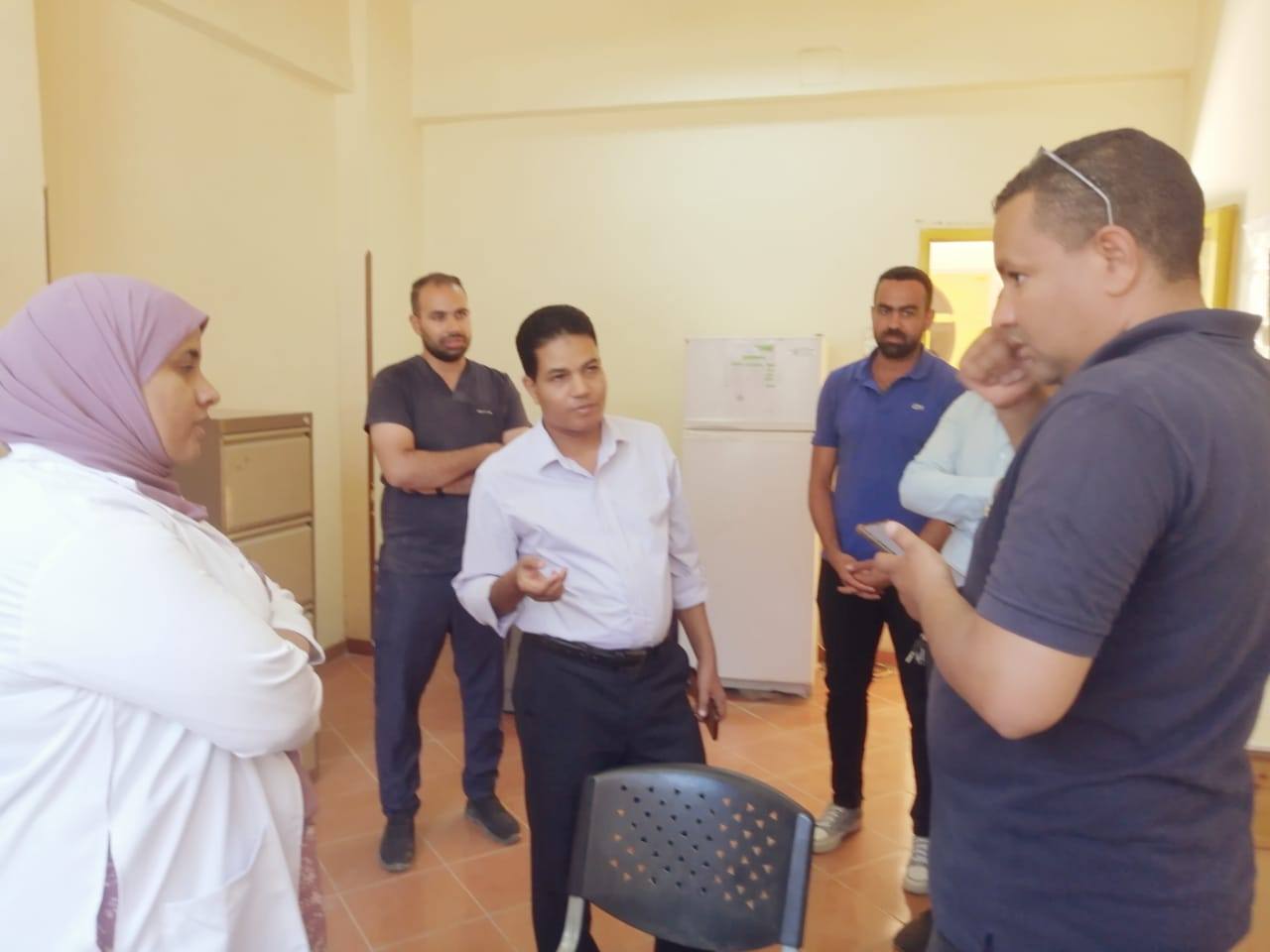 وكيل الصحة يحيل المتغيبين بوحدة الطود للشئون القانونية