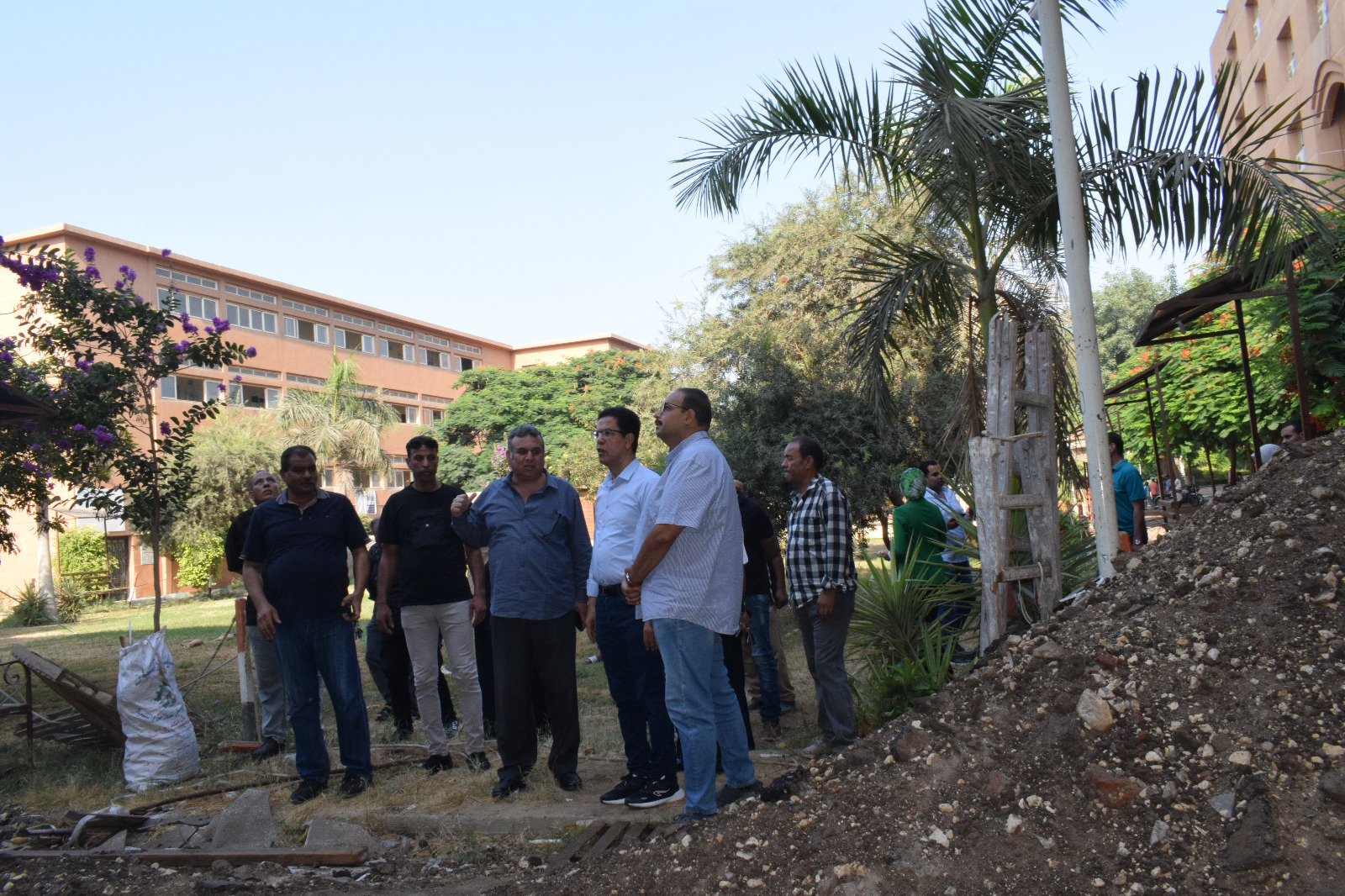 خلال الجولة بكلية الزراعة بمشتهر