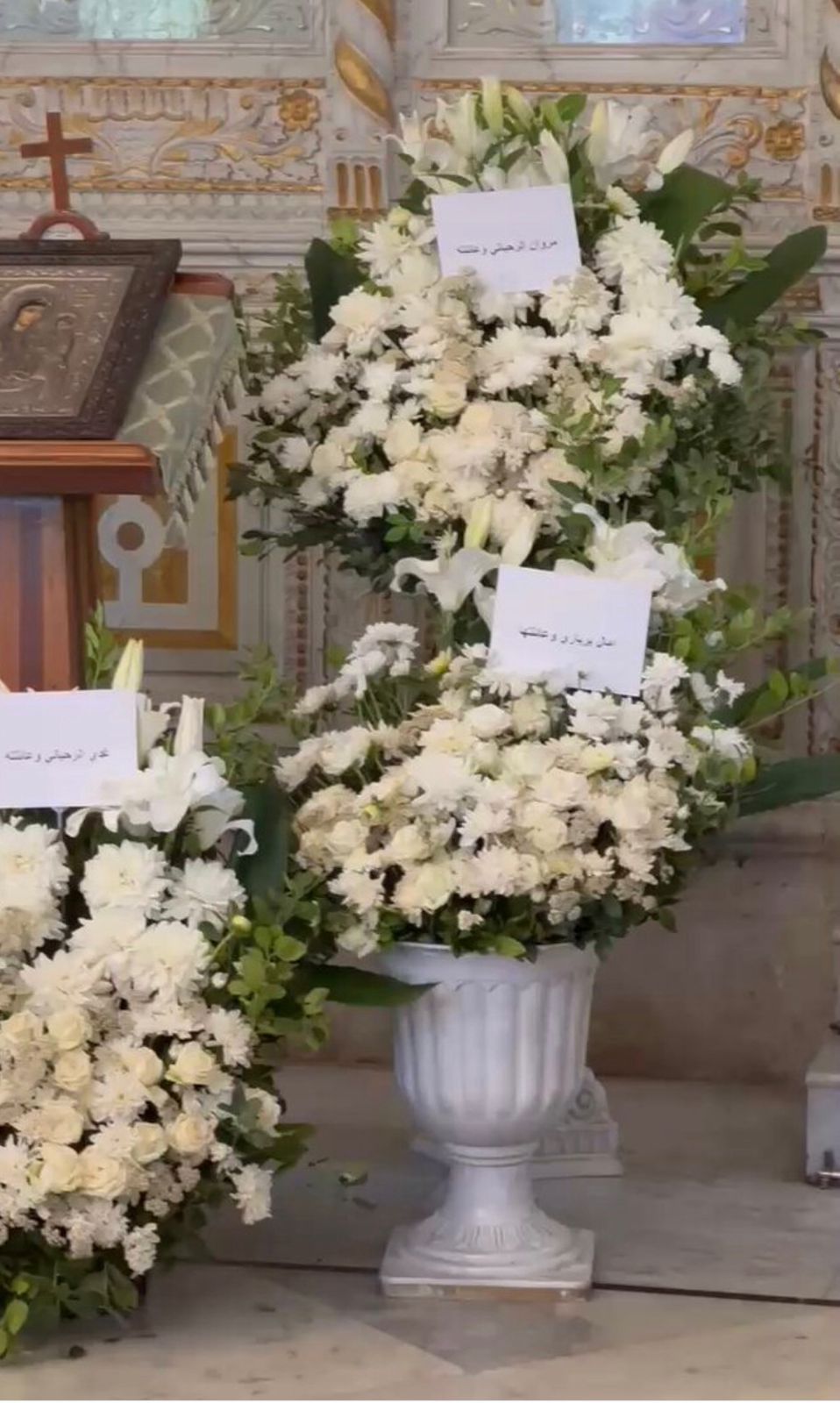الزهور فى جنازة زياد الرحباني