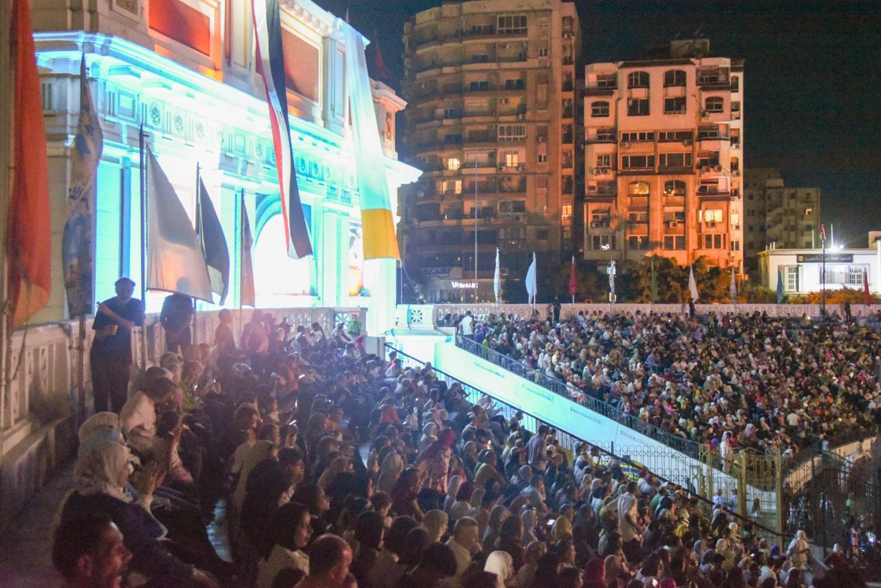 إيهاب توفيق يحيى أولى ليالى المهرجان الصيفي للأوبرا في إستاد الإسكندرية (2)