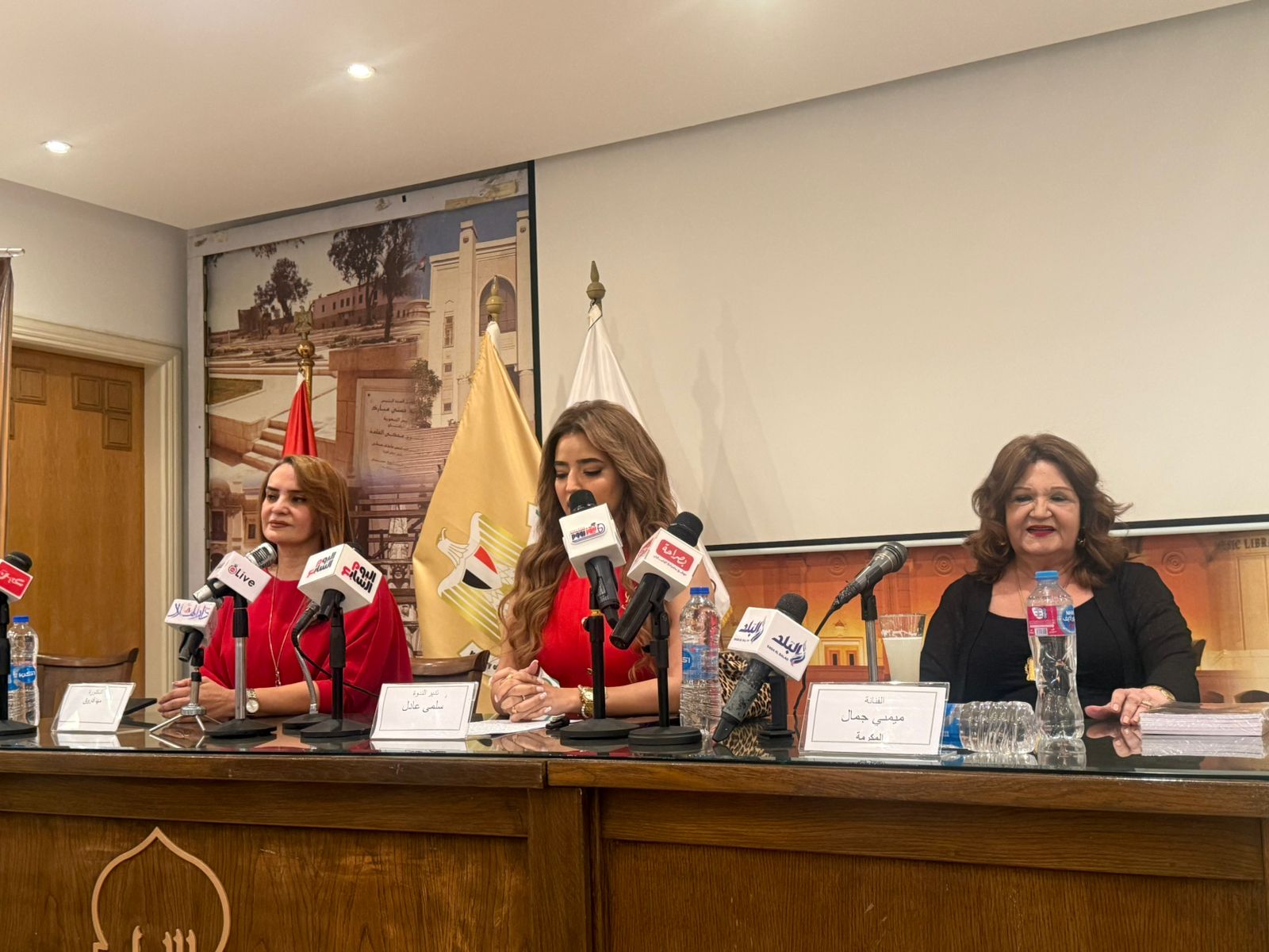 ميمي جمال فى ندوة تكريمها من مهرجان المسرح القومى ميمي جمال فى ندوة تكريمها من مهرجان المسرح القومى