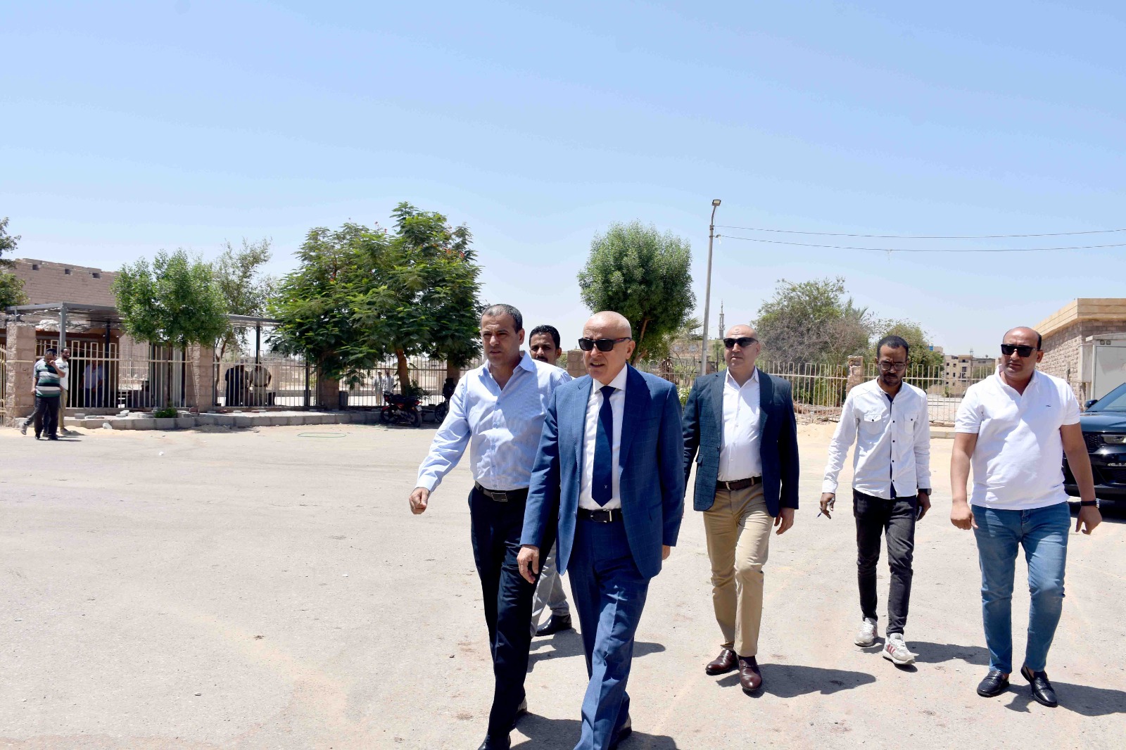 محافظ الأقصر يتفقد أعمال تطوير البنية التحتية ورفع الإشغالات محافظ الأقصر يتفقد أعمال تطوير البنية التحتية ورفع الإشغالات