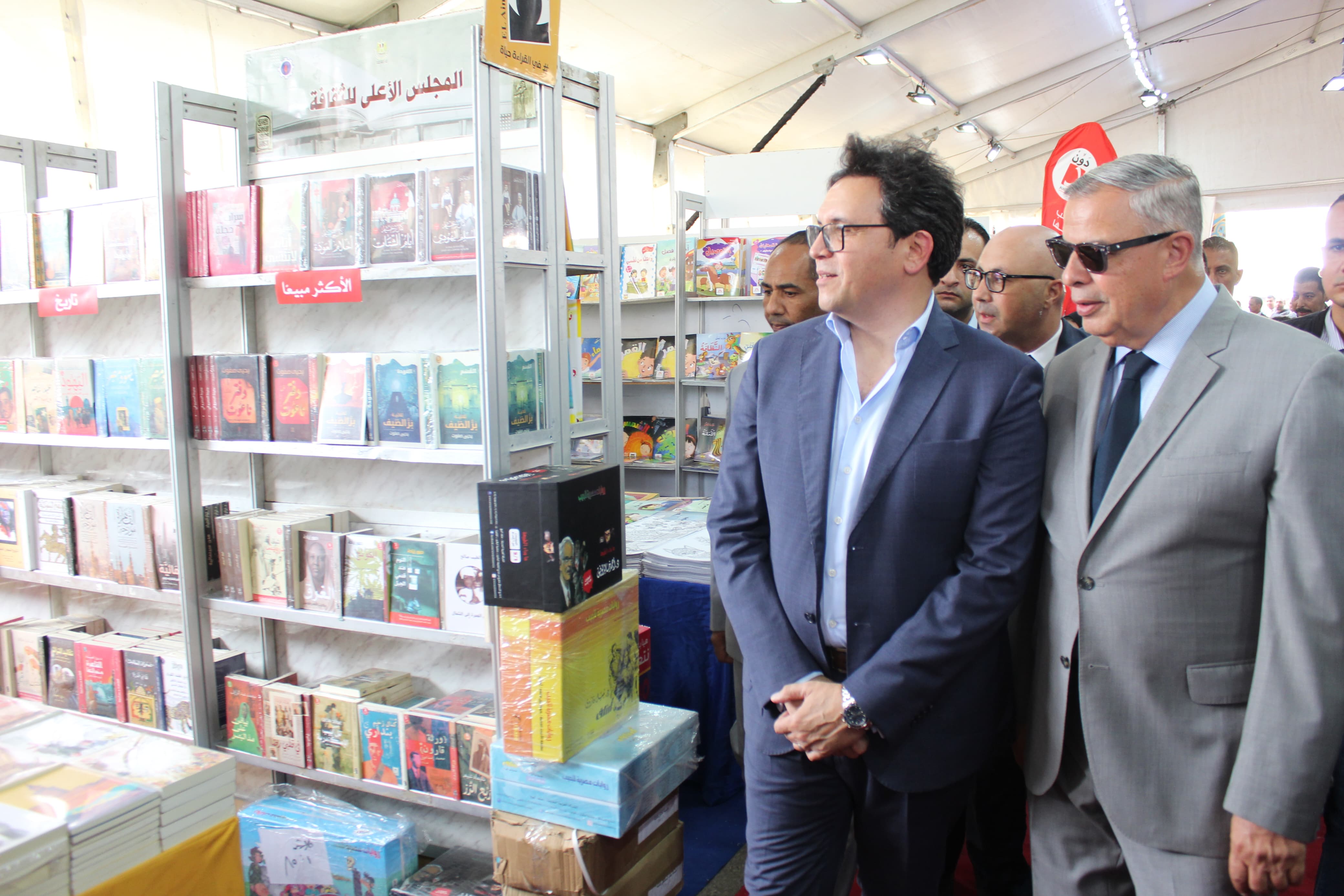 وزير الثقافة ومحافظ الإسكندرية يفتتحان الدورة العاشرة لمعرض الإسكندرية للكتاب (1)