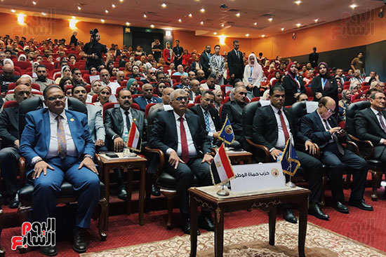 جانب من الحضور خلال المؤتمر اليوم