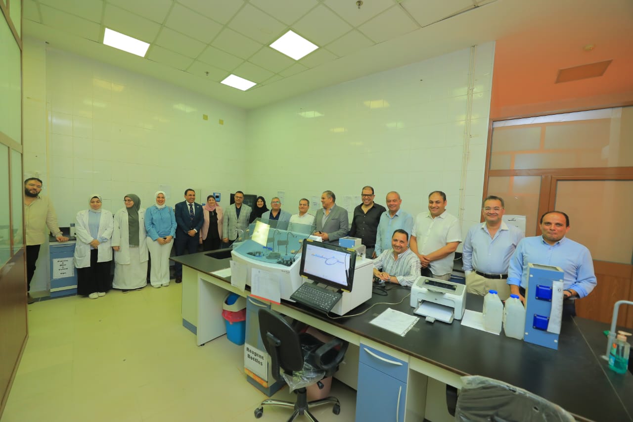 جانب من جولة رئيس الجامعة جانب من جولة رئيس الجامعة