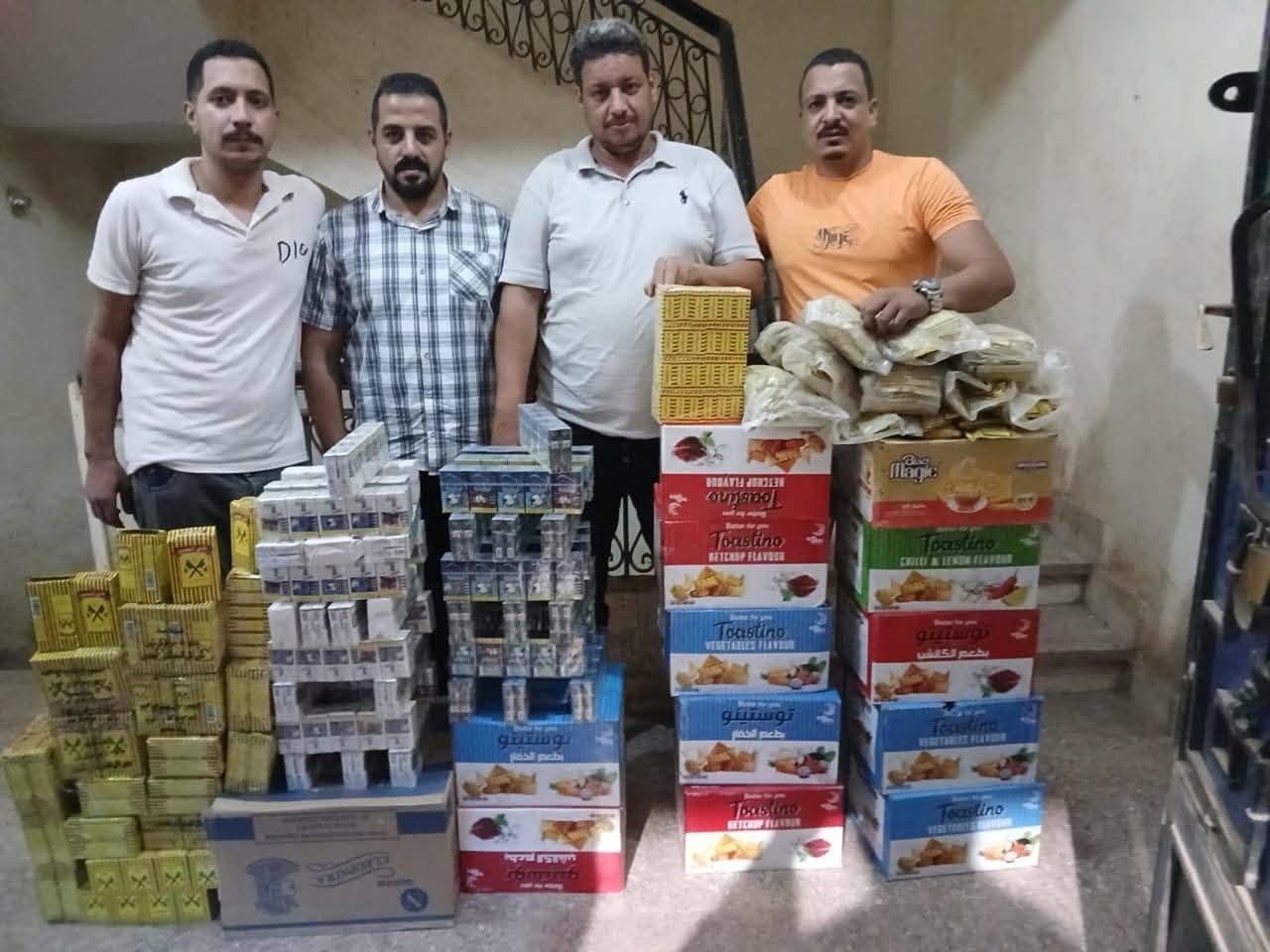 ضبط 400 علبة سجائر مجهولة المصدر بمركز المنشاة
