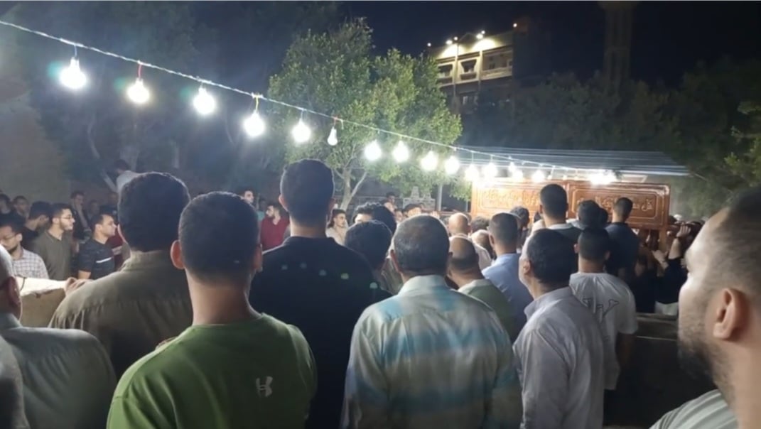 تشييع جثمانى طبيبين من الشرقية لقيا مصرعهما فى حادث أعلى الطريق الدائرى (2)