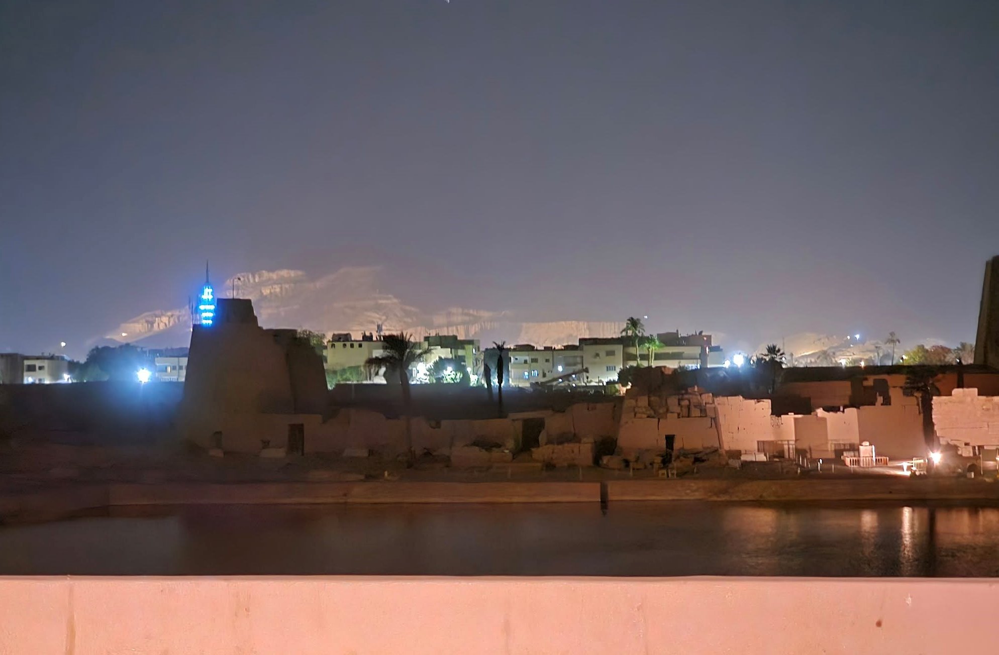 الجمال فى عروض الصوت والضوء بالكرنك