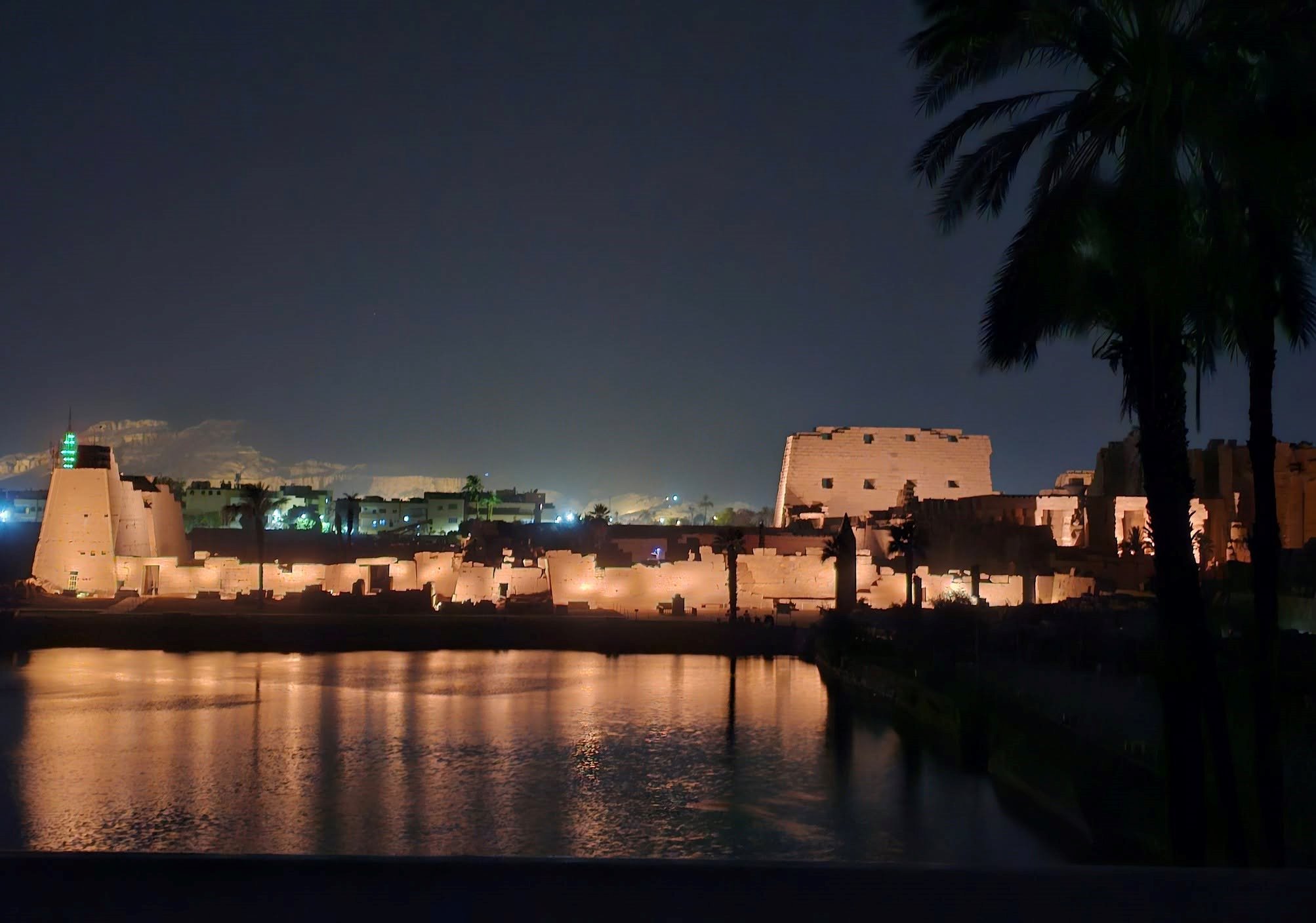 أضواء مبهجة فى الكرنك فى رحلة الصوت والضوء