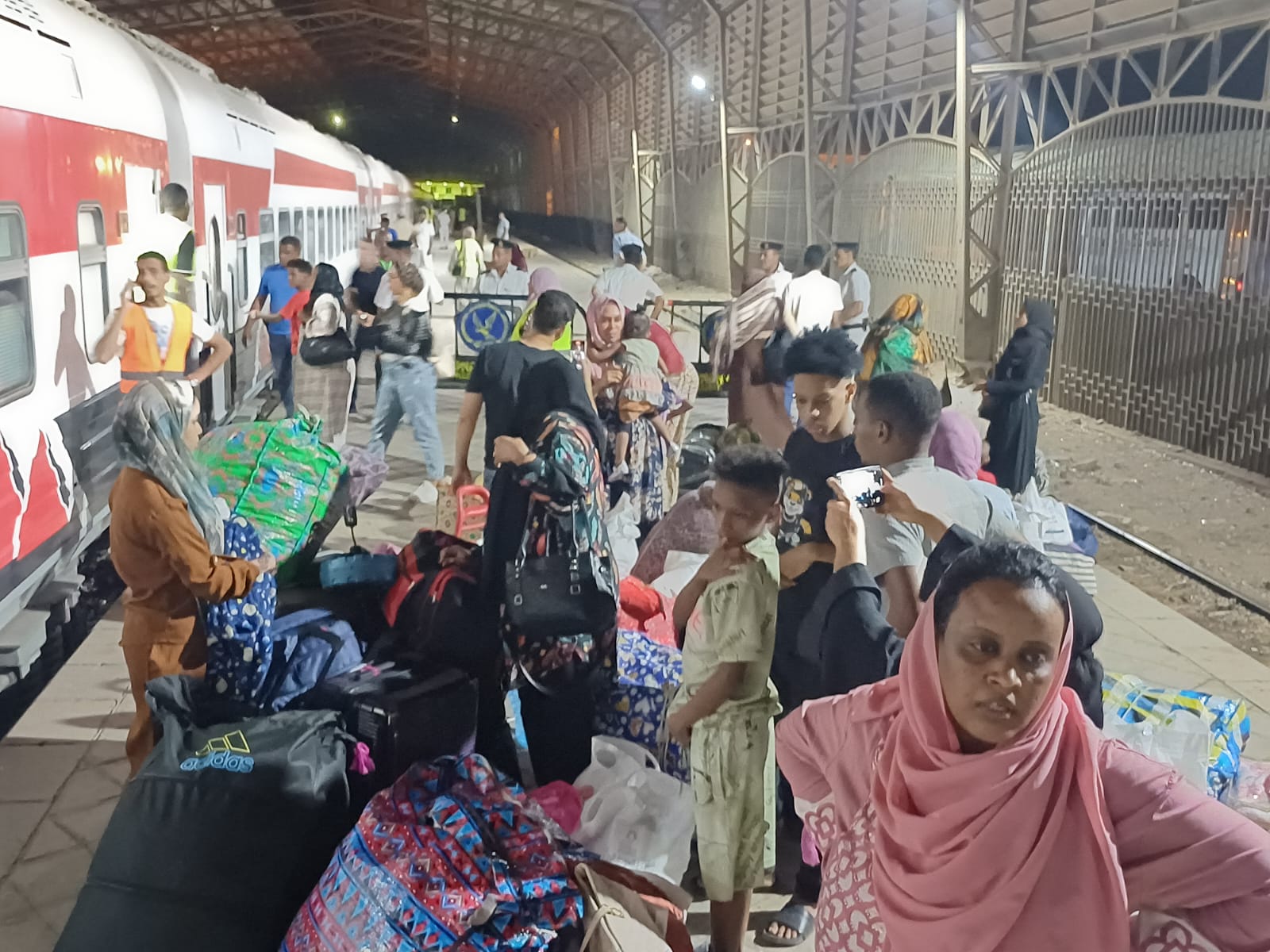 وصول قطار الأشقاء السودانيين (7)
