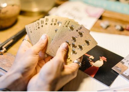 ابراج تنجذب للذكاء قبل الشكل