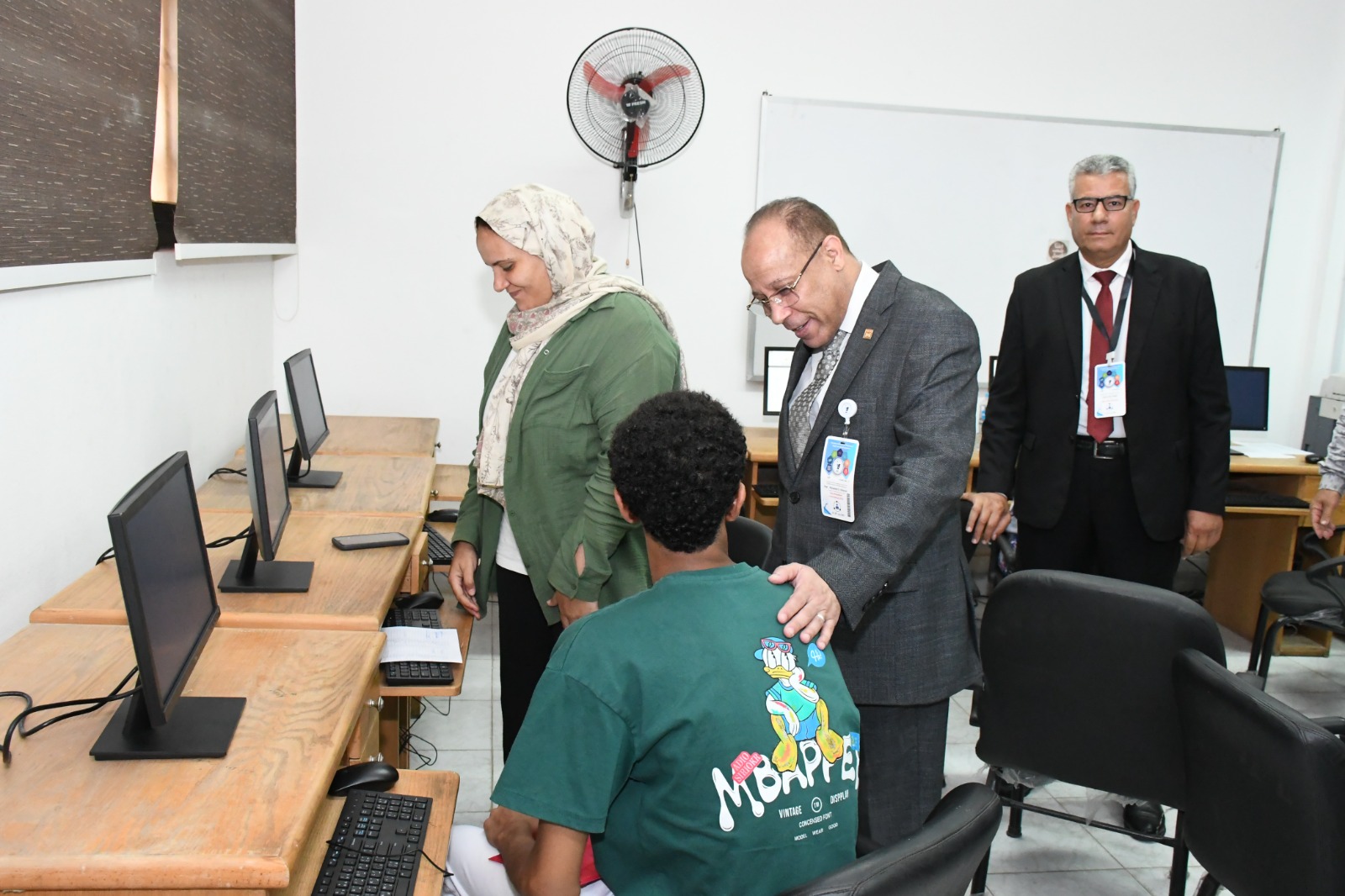 نائب رئيس الجامعة فى مكتب التمسيق