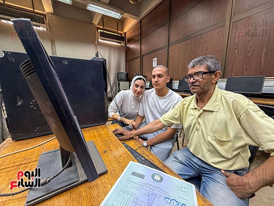 الطلاب أثناء تسجيل الرغبات