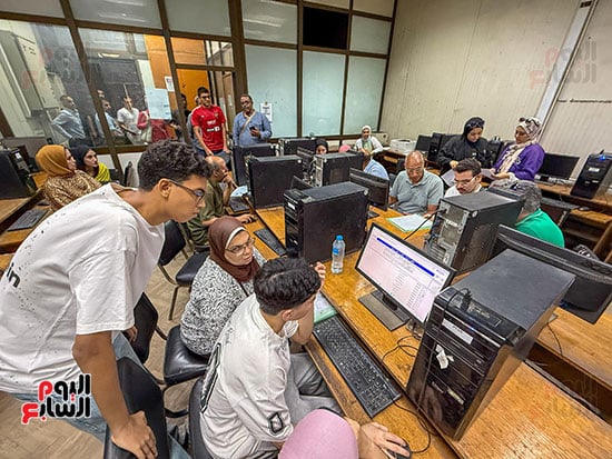 توافد الطلاب على معامل تنسيق هندسة القاهرة