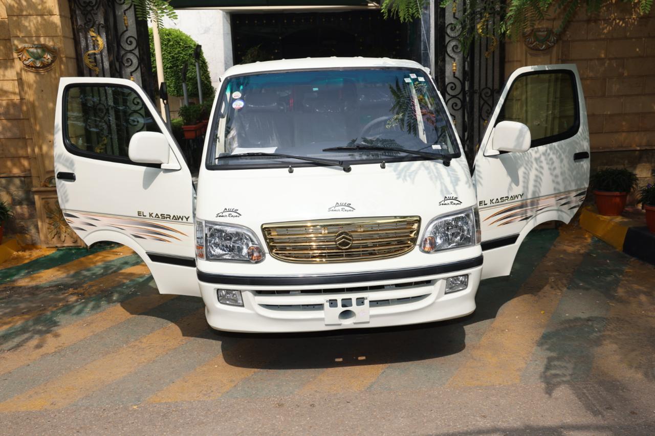 محافظ المنوفية يسلم سيارة ميكروباص جديدة لأسرة السائق ضحية حادث الإقليمي محافظ المنوفية يسلم سيارة ميكروباص جديدة لأسرة السائق ضحية حادث الإقليمي