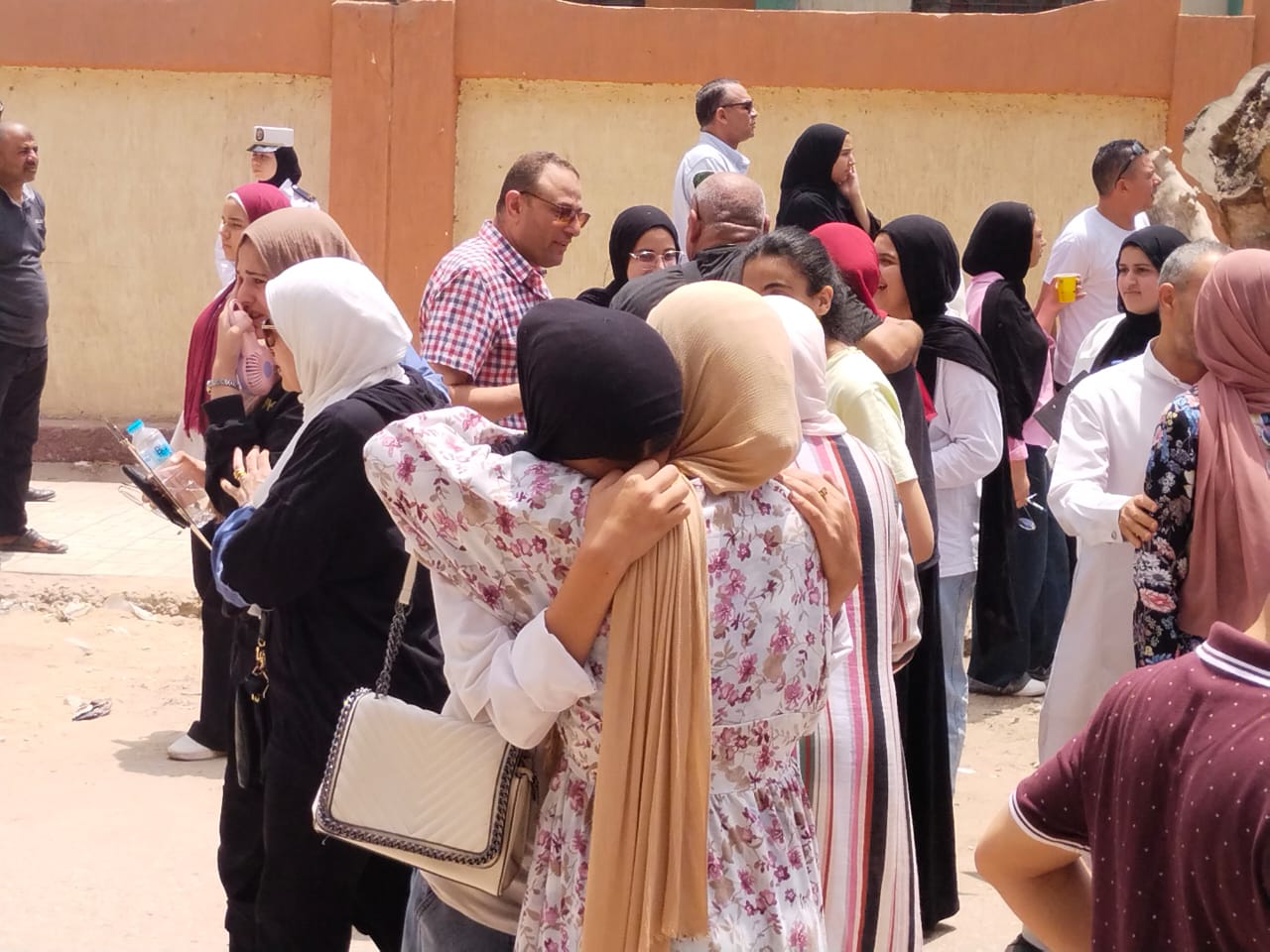 عقب الخروج من اللجان