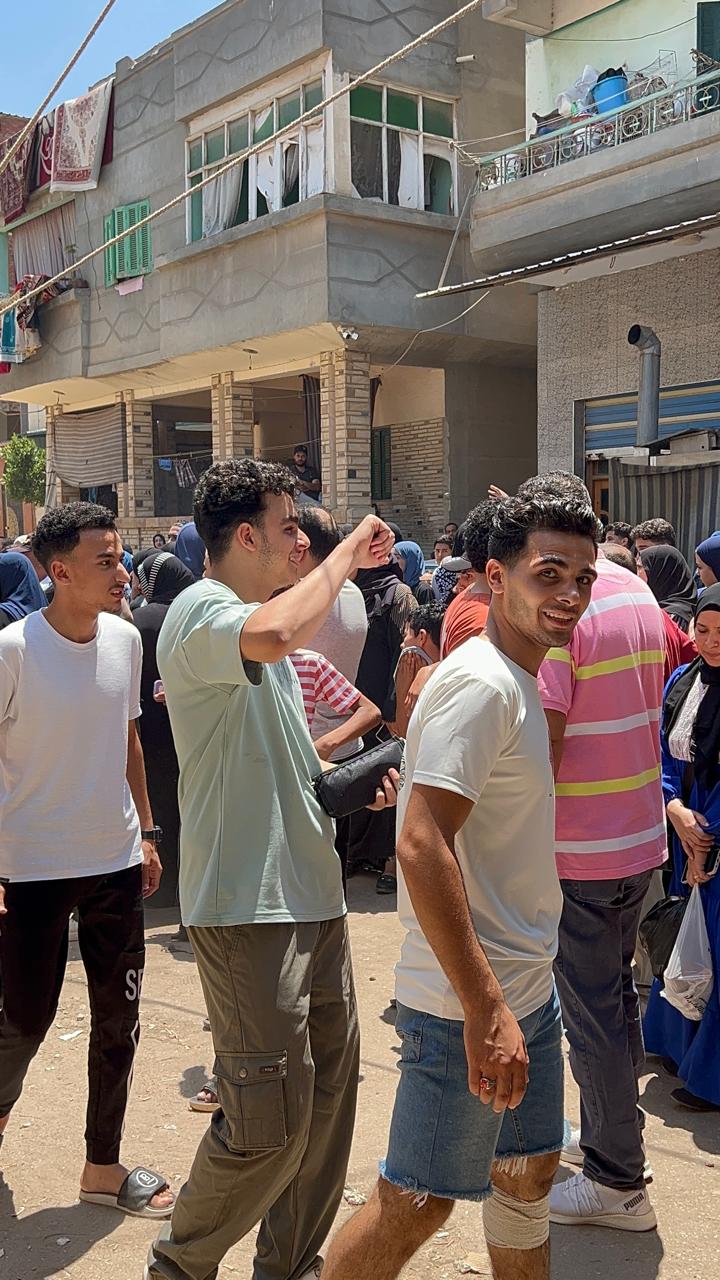 فرحة وابتسامة علي وجوه طلاب الثانوية العامة