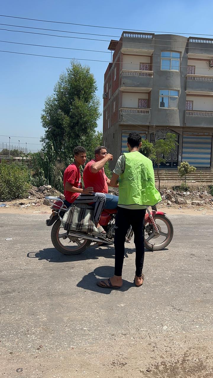 عصائر باردة تخفيفا علي المواطنين بالطرق العامه بالدقهلية عصائر باردة تخفيفا علي المواطنين بالطرق العامه بالدقهلية