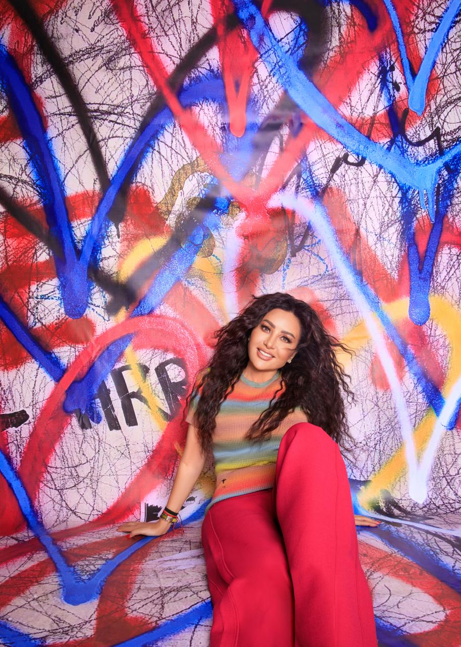 الفنانة لطيفة