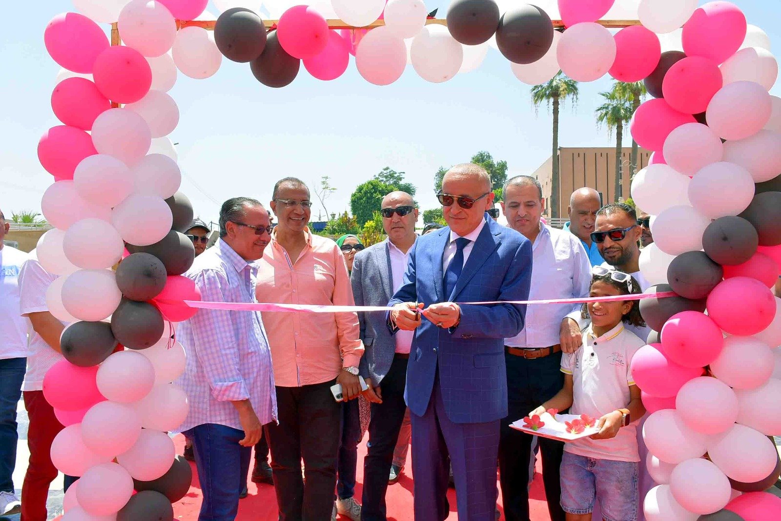 المحافظ يفتتح تشغيل المعديات الجديدة لخدمة الأهالى والسياح المحافظ يفتتح تشغيل المعديات الجديدة لخدمة الأهالى والسياح