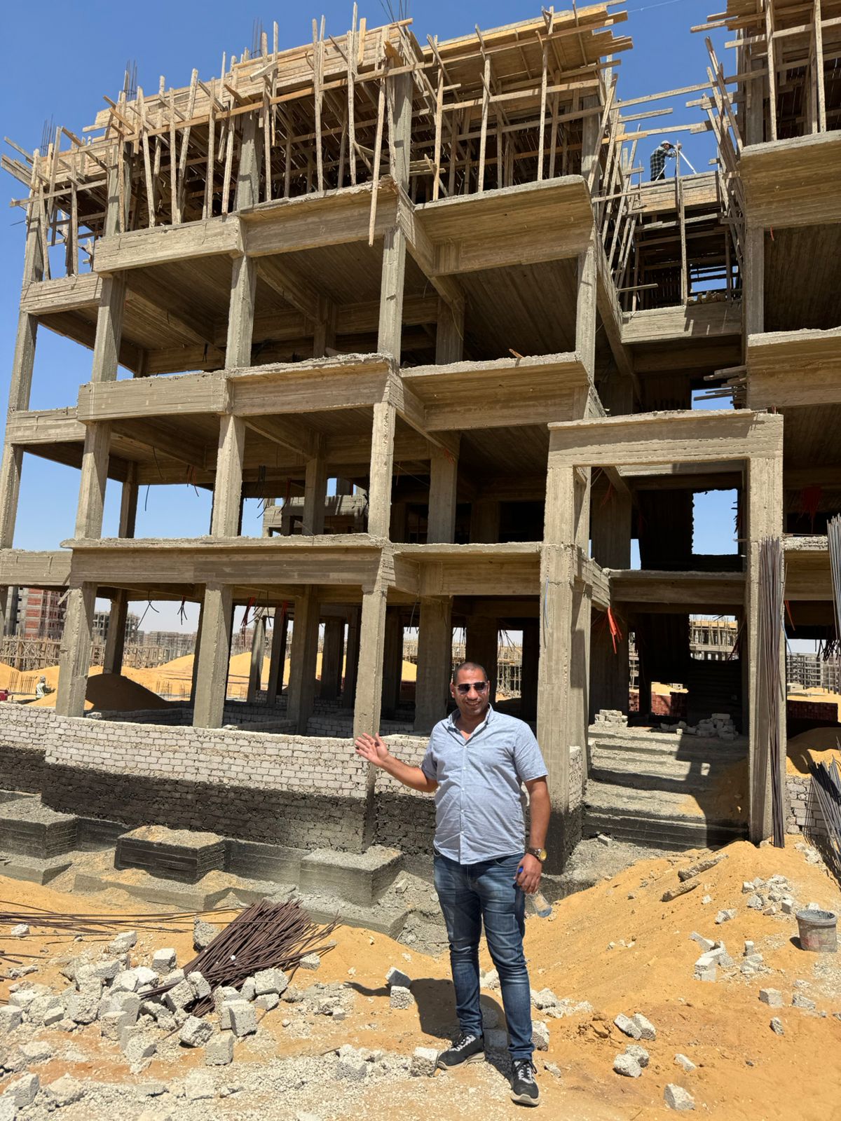 الزميل احمد حسن امام احد العمارات