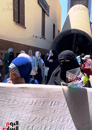 اولياء-الامور-في-انتظار-ابنائهم