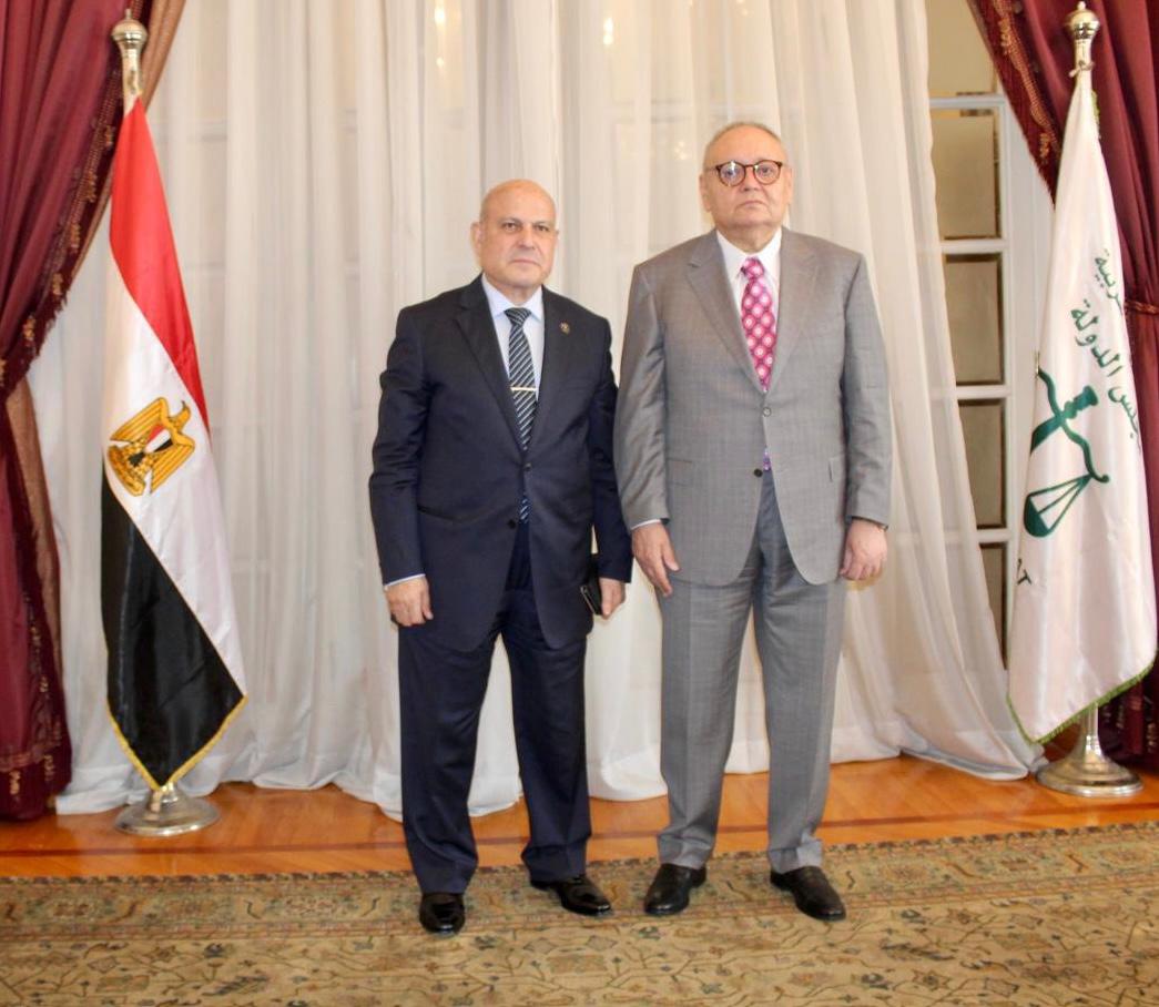 المستشار محمد الشناوي يزور رئيس مجلس الدولة (1)