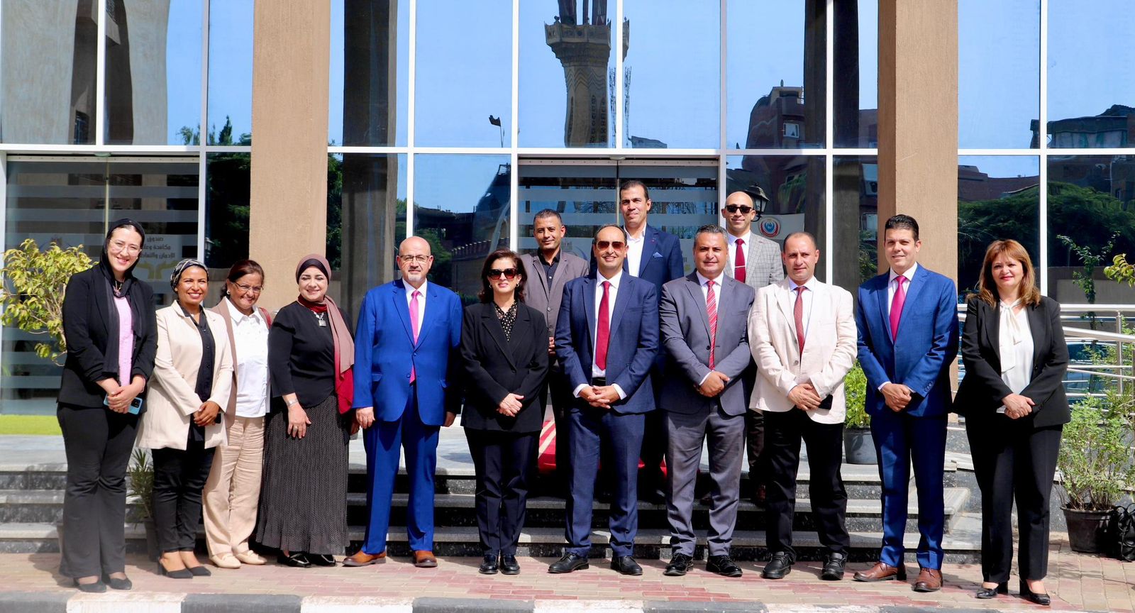 الدكتور عمرو عثمان مدير صندوق مكافحة الإدمان والدكتورة حنان بلخي، المدير الإقليمي لمنظمة الصحة العالمية