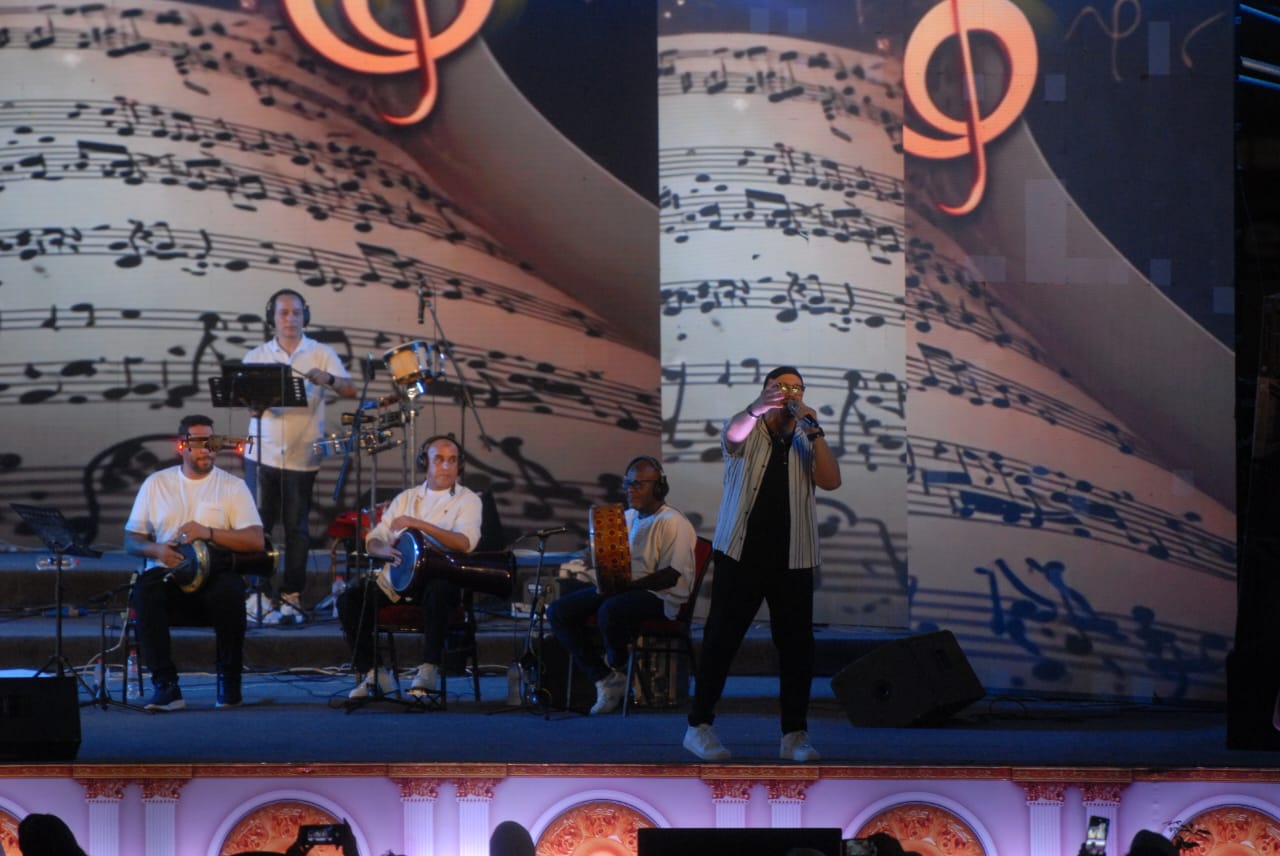 حفل هشام عباس  في الإسكندرية