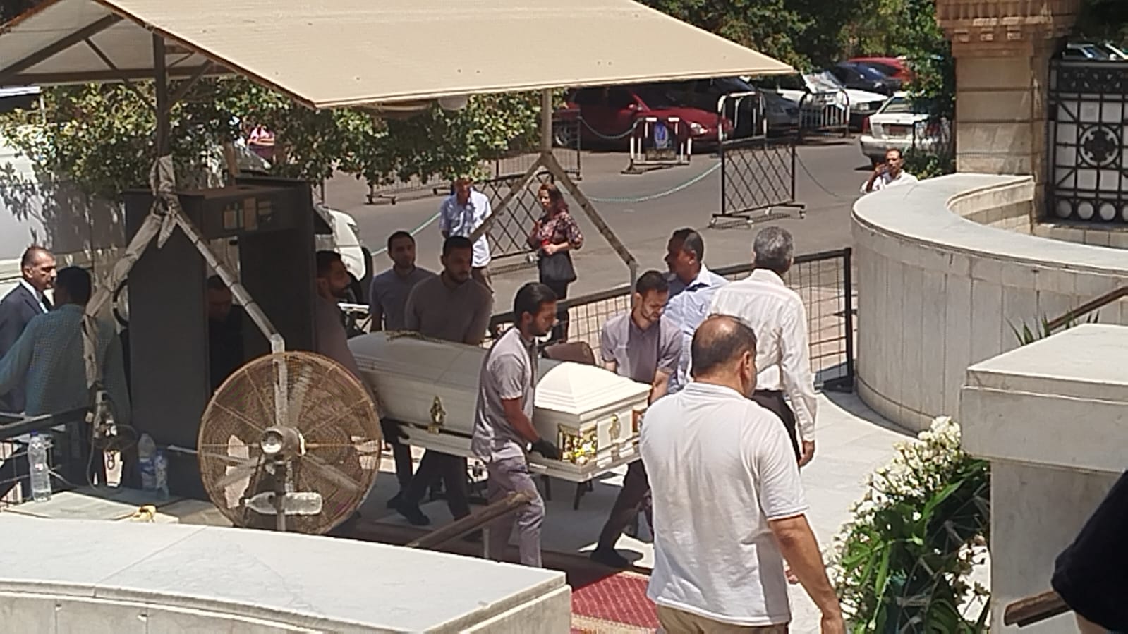 جنازة الراحل لطفي لبيب