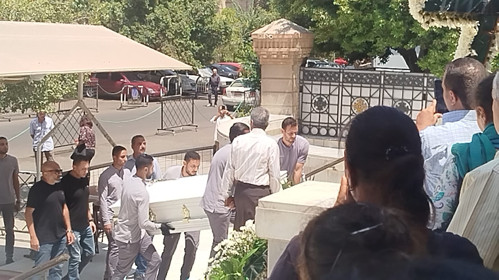 جنازة الراحل لطفي لبيب
