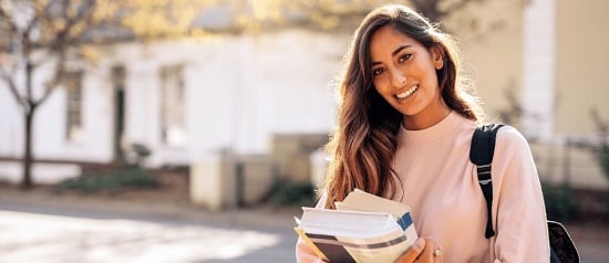 طالبة جامعة طالبة جامعة