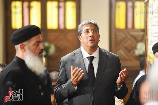 أمير رمزي فى جنازة لطفي لبيب