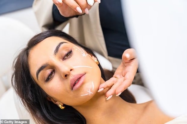 إجراء تجميلى إجراء تجميلى