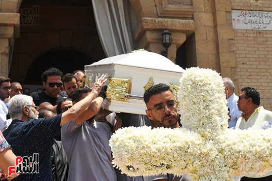 خروج جثمان الراحل لطفي لبيب (1)