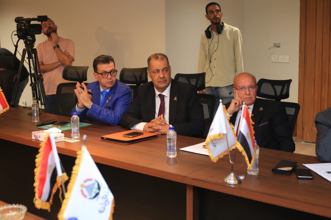 اجتماع حزب الجبهة الوطنية للإعداد لانتخابات مجلس الشيوخ (10)