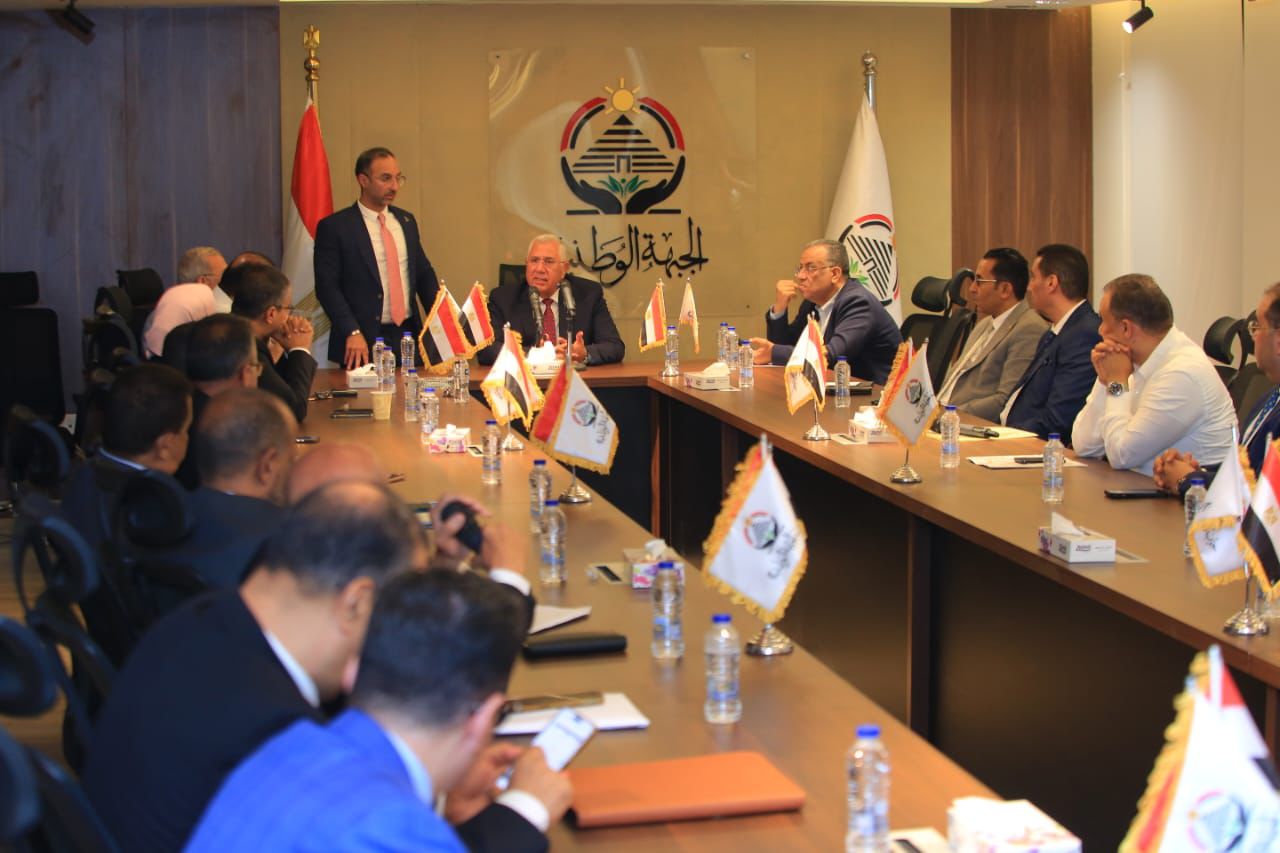 اجتماع حزب الجبهة الوطنية (3)