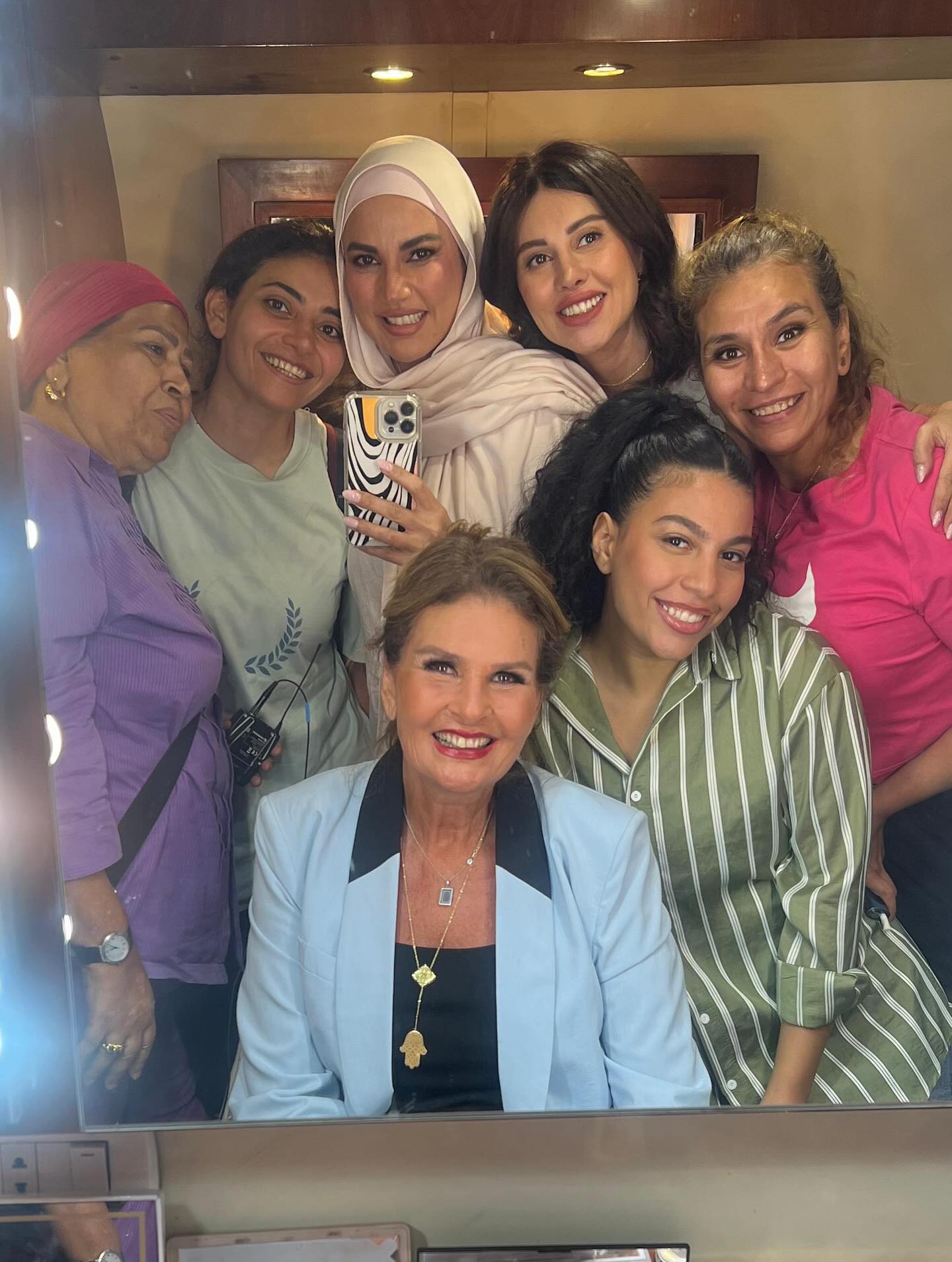 يسرا ودرة وياسمين رئيس ودنيا سامي والمنتجين ندى ورانا السبكي (2)
