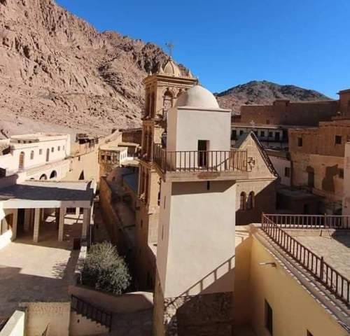 دير سانت كاترين من الخارج دير سانت كاترين من الخارج
