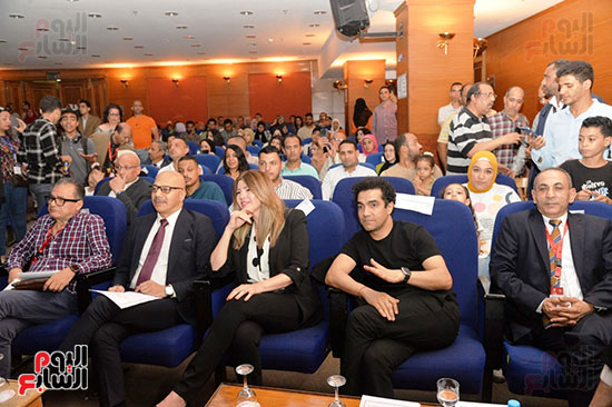 ختام-الدورة-الـ18-للمهرجان-القومى-للمسرح-المصرى-بأسيوط-(2)