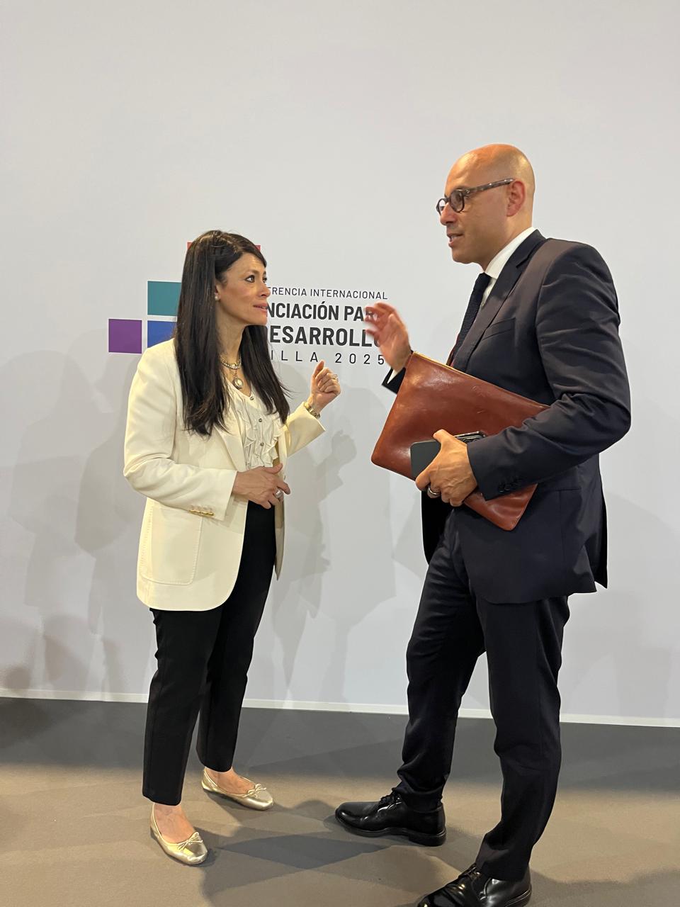 وزيرة التخطيط مع الأمين التنفيذي لاتفاقية تغير المناخ UNFCCC