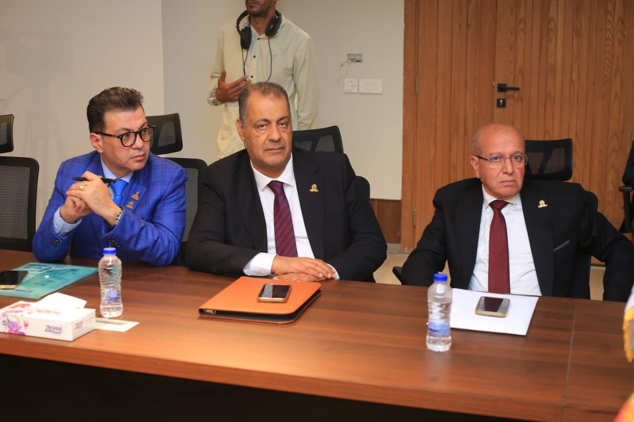 اجتماع حزب الجبهة الوطنية (4)